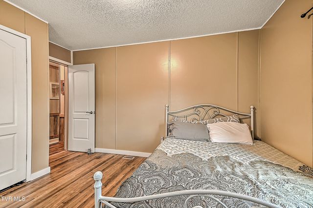 1096 Old Elizabethton Highway, Bluff City, TN 37618