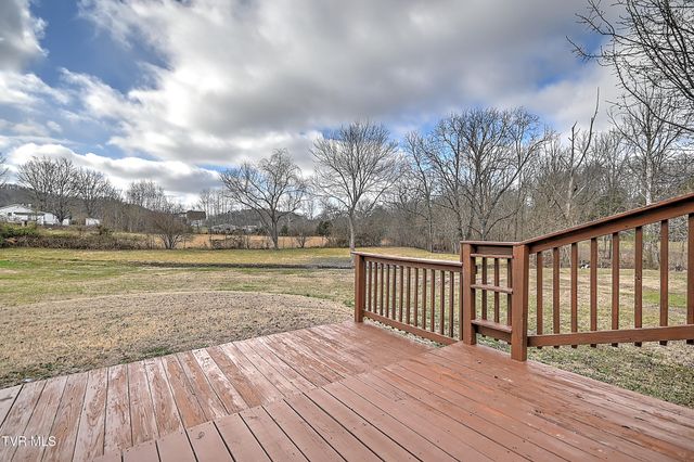 1096 Old Elizabethton Highway, Bluff City, TN 37618