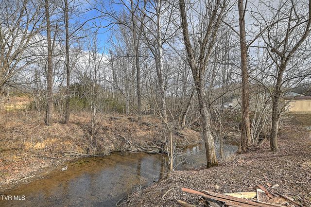 1096 Old Elizabethton Highway, Bluff City, TN 37618