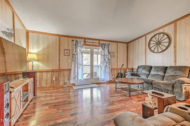 1096 Old Elizabethton Highway, Bluff City, TN 37618