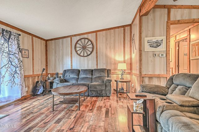 1096 Old Elizabethton Highway, Bluff City, TN 37618