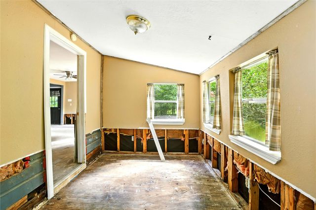 812 County Road 2870, Cleveland, TX 77327