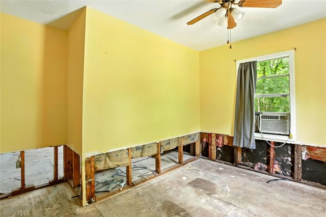 812 County Road 2870, Cleveland, TX 77327