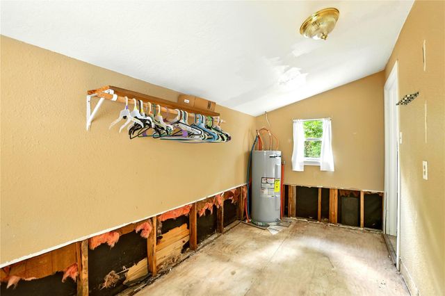 812 County Road 2870, Cleveland, TX 77327