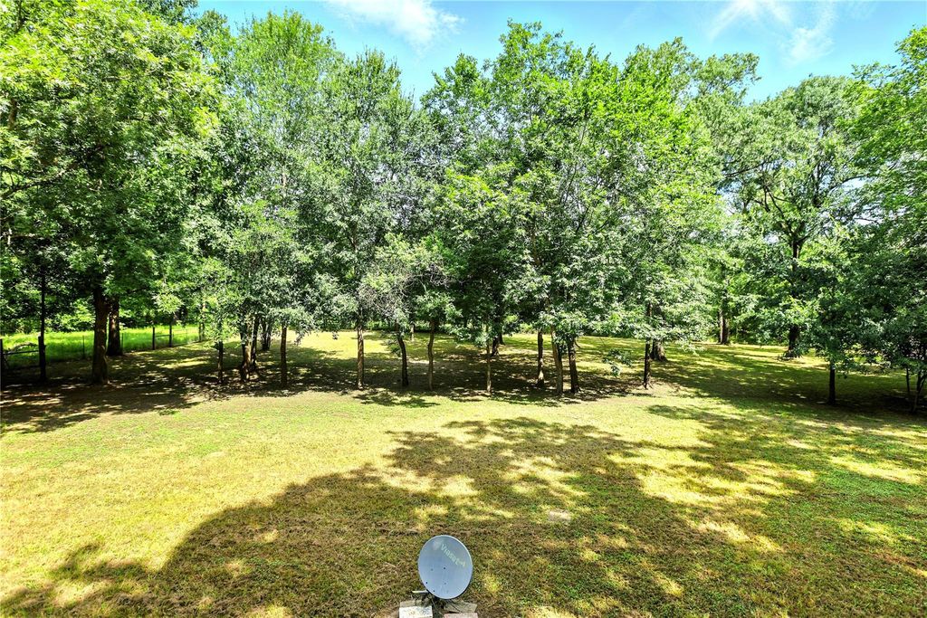 812 County Road 2870, Cleveland, TX 77327