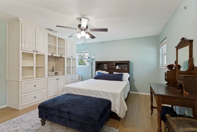 1121 W Redbud Drive, Hurst, TX 76053