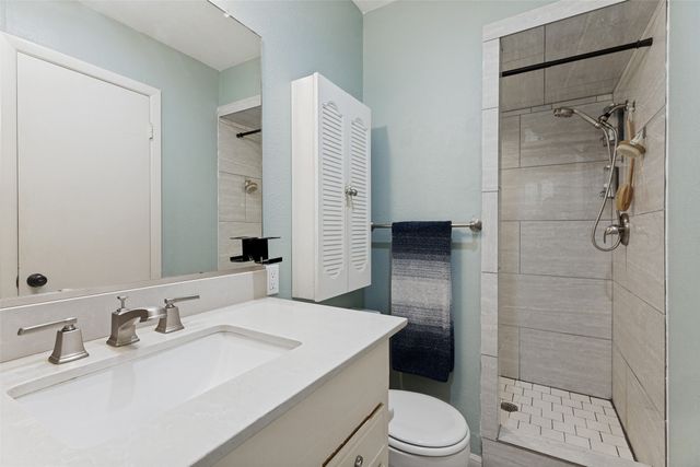 1121 W Redbud Drive, Hurst, TX 76053
