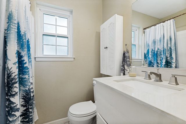 1121 W Redbud Drive, Hurst, TX 76053
