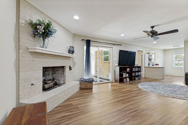 1121 W Redbud Drive, Hurst, TX 76053
