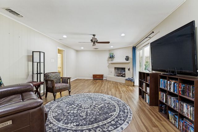 1121 W Redbud Drive, Hurst, TX 76053