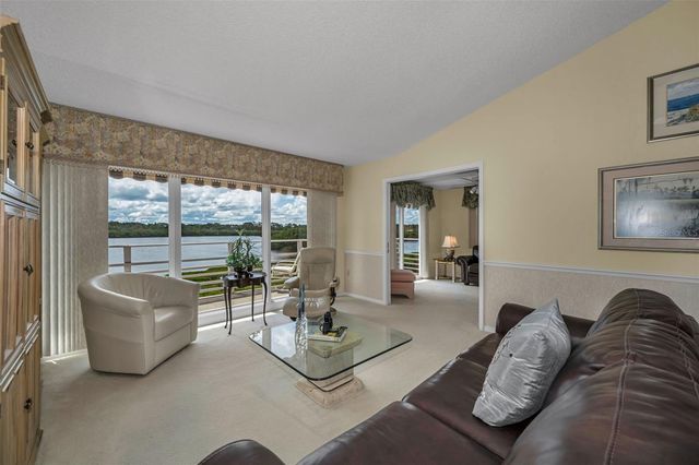1015 TEAL POINTE, Tarpon Springs, FL 34689