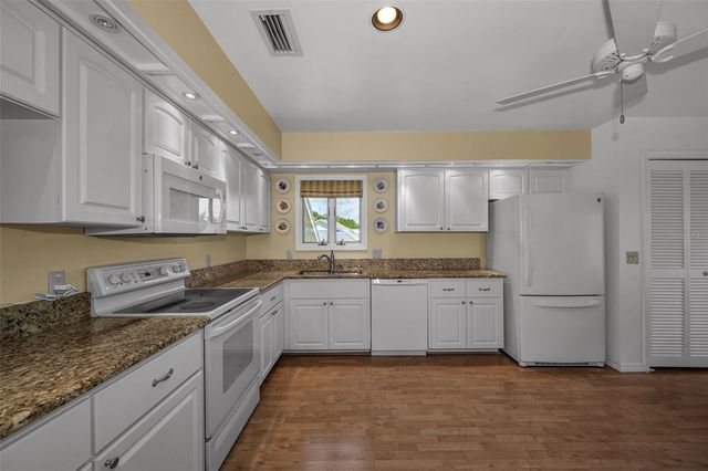 1015 TEAL POINTE, Tarpon Springs, FL 34689