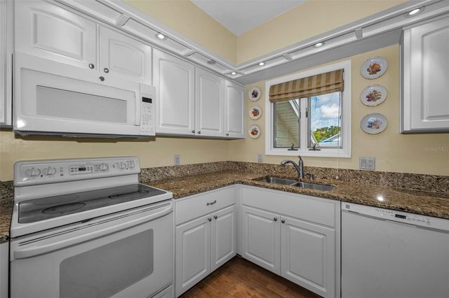 1015 TEAL POINTE, Tarpon Springs, FL 34689