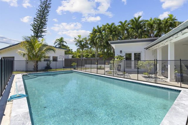 297 Minola Drive, Miami Springs, FL 33166
