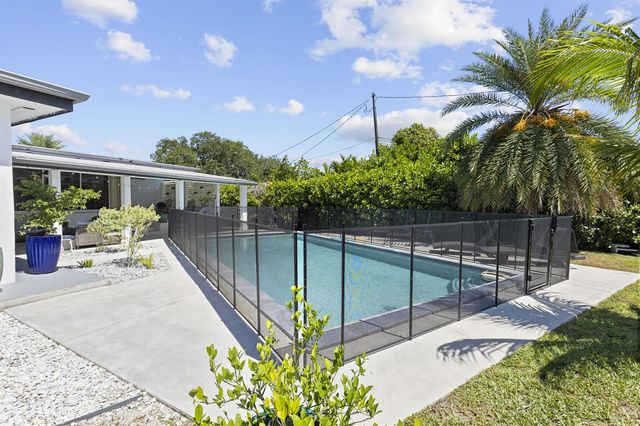297 Minola Drive, Miami Springs, FL 33166