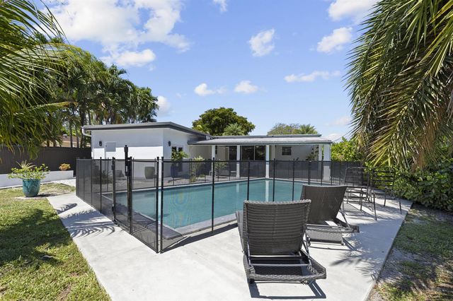 297 Minola Drive, Miami Springs, FL 33166