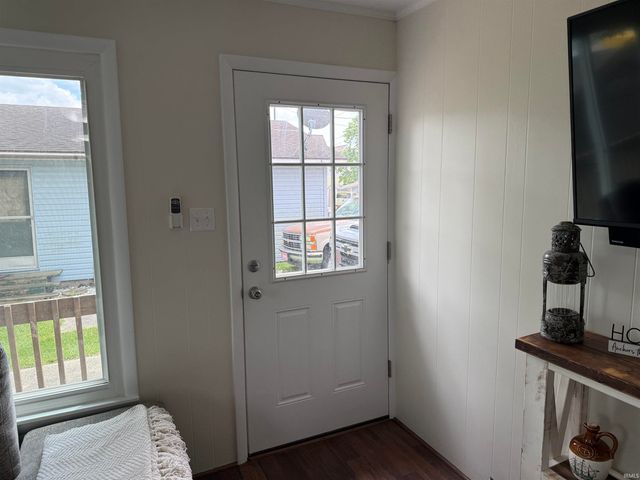 38 EMS B6C Lane, Leesburg, IN 46538