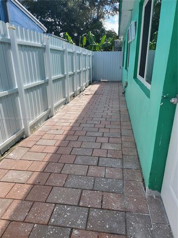 1490 NE 151st Ter 2, North Miami Beach, FL 33162