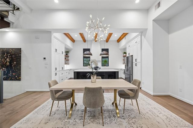 513 Memorial Heights Drive, Houston, TX 77007