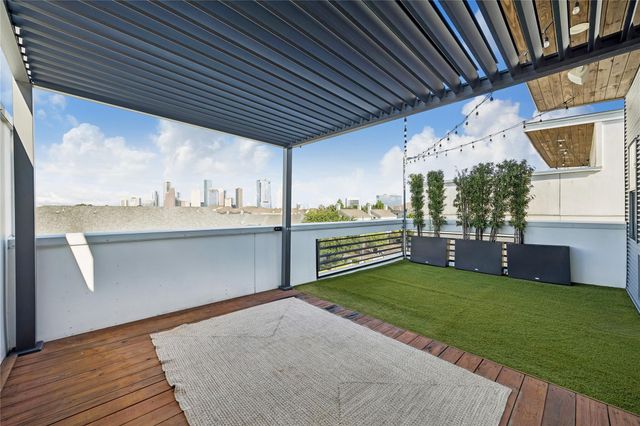 513 Memorial Heights Drive, Houston, TX 77007