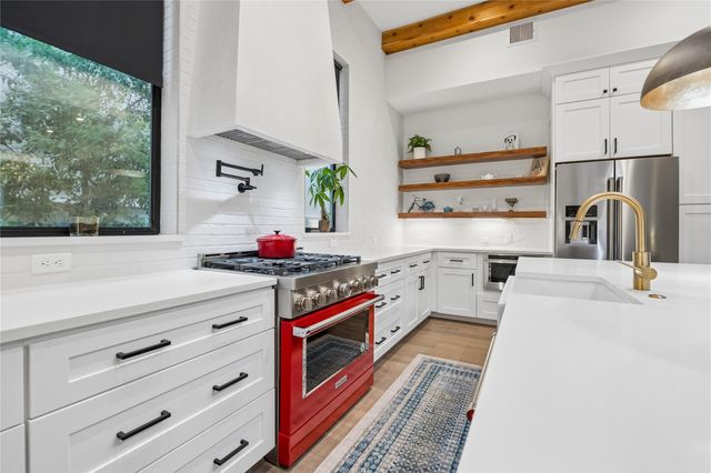 513 Memorial Heights Drive, Houston, TX 77007