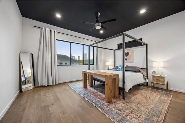 513 Memorial Heights Drive, Houston, TX 77007