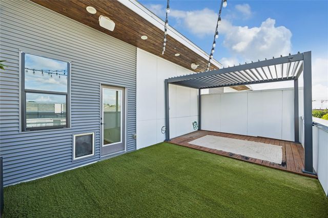 513 Memorial Heights Drive, Houston, TX 77007