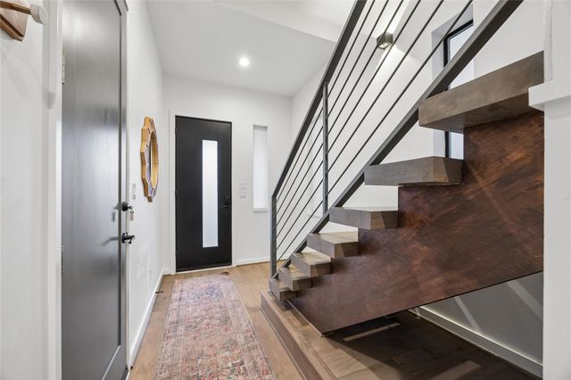 513 Memorial Heights Drive, Houston, TX 77007