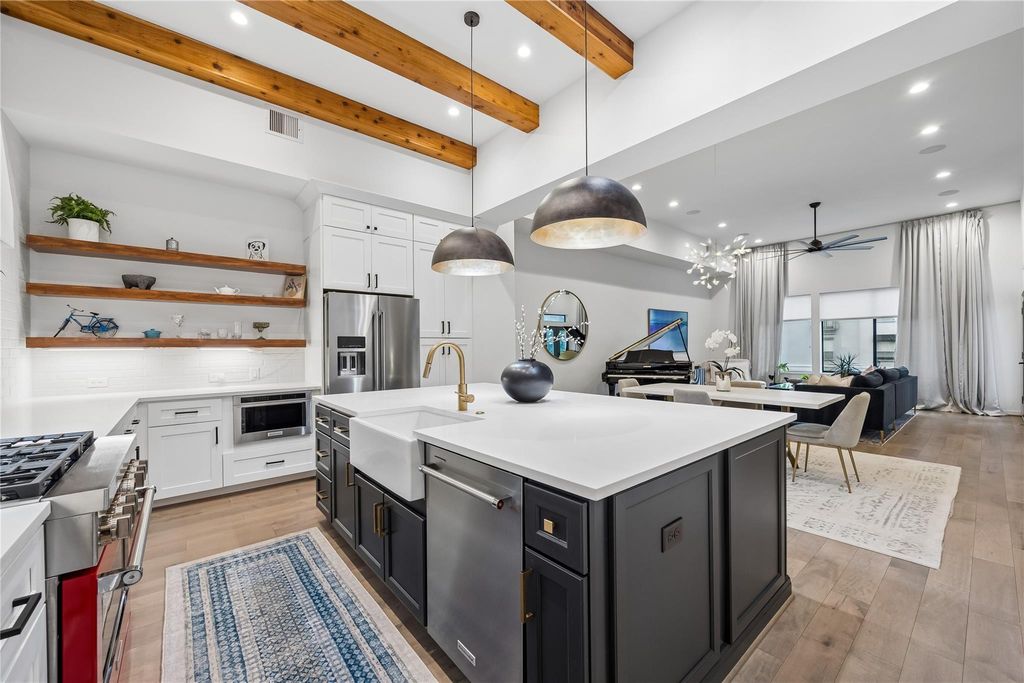 513 Memorial Heights Drive, Houston, TX 77007