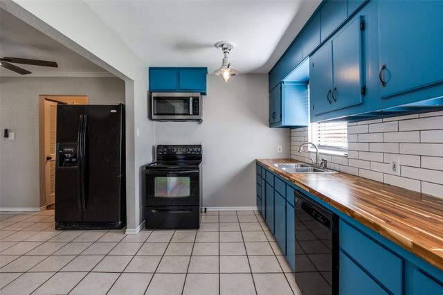 2952 Lavita Lane, Farmers Branch, TX 75234