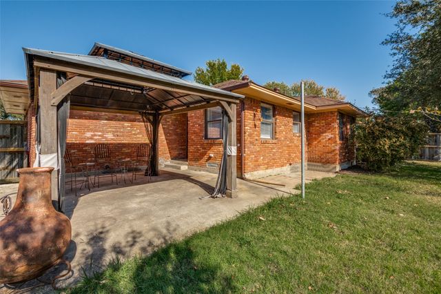 2952 Lavita Lane, Farmers Branch, TX 75234