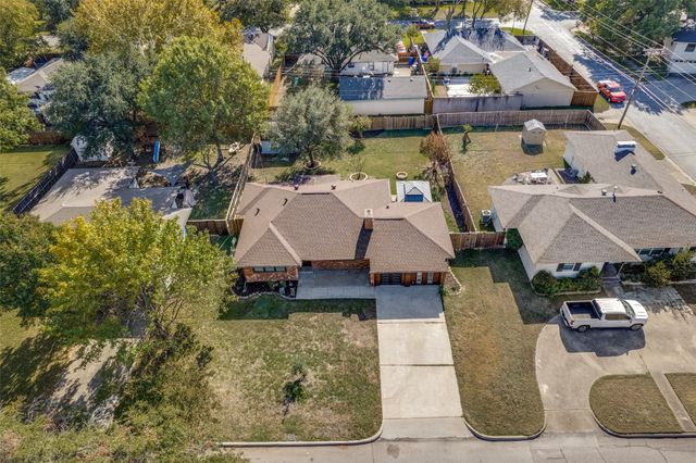 2952 Lavita Lane, Farmers Branch, TX 75234