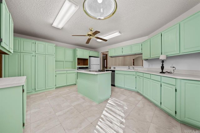 34 Alicante Way, Hot Springs Village, AR 71909