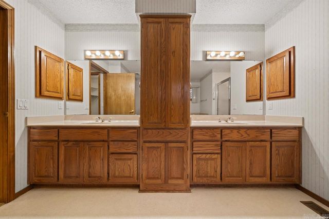 34 Alicante Way, Hot Springs Village, AR 71909