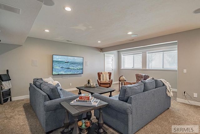 6369 E Tower Castle Loop, Ammon, ID 83406