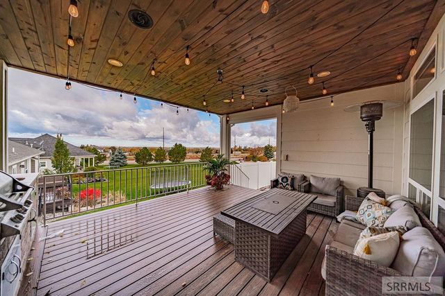 6369 E Tower Castle Loop, Ammon, ID 83406