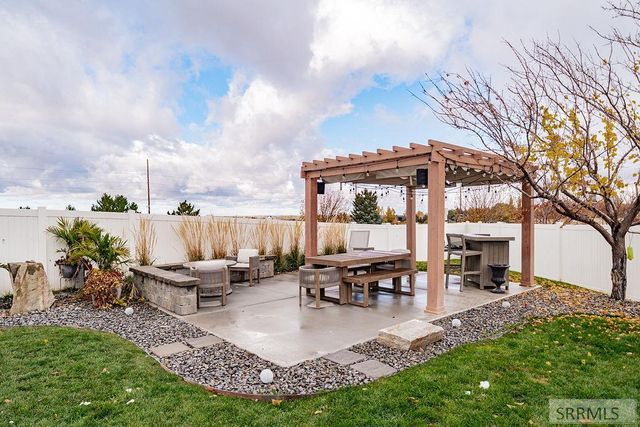 6369 E Tower Castle Loop, Ammon, ID 83406