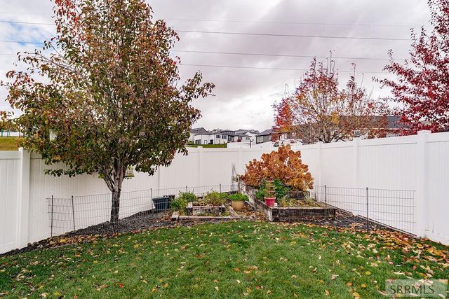 6369 E Tower Castle Loop, Ammon, ID 83406