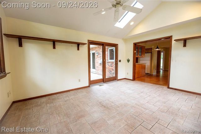 2934 Bolingbroke Drive, Troy, MI 48084