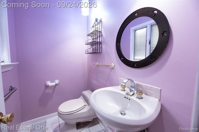 2934 Bolingbroke Drive, Troy, MI 48084