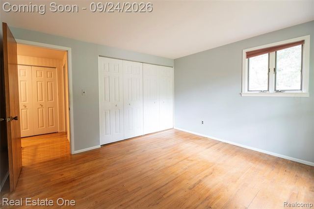 2934 Bolingbroke Drive, Troy, MI 48084