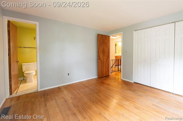 2934 Bolingbroke Drive, Troy, MI 48084