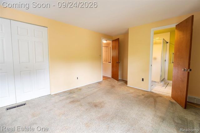 2934 Bolingbroke Drive, Troy, MI 48084