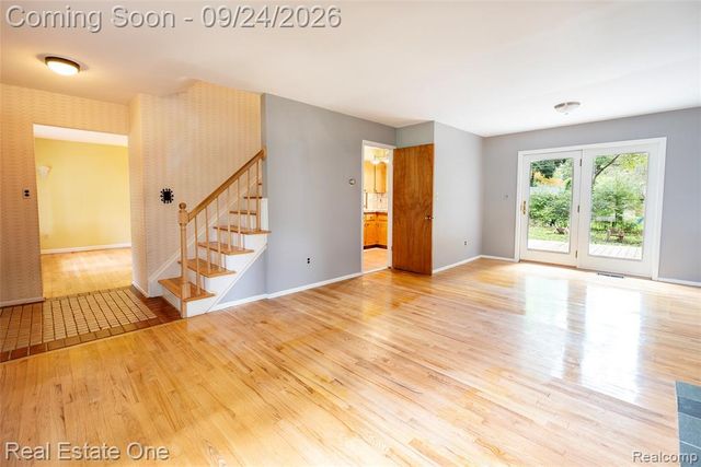 2934 Bolingbroke Drive, Troy, MI 48084