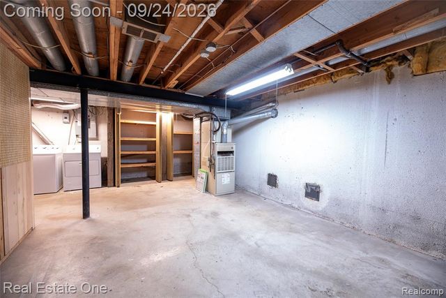 2934 Bolingbroke Drive, Troy, MI 48084