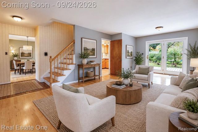2934 Bolingbroke Drive, Troy, MI 48084