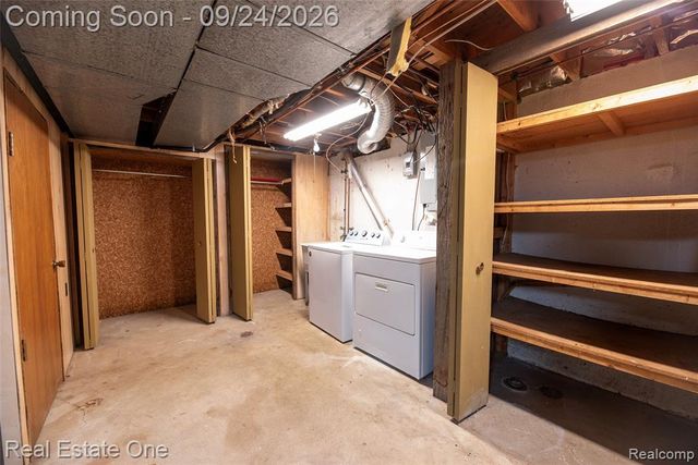 2934 Bolingbroke Drive, Troy, MI 48084