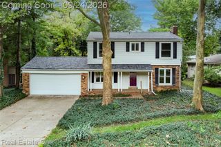 2934 Bolingbroke Drive, Troy, MI 48084