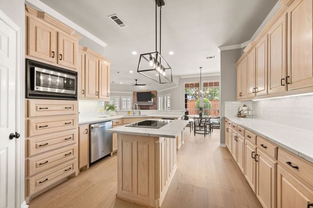 8800 Thornway Drive, North Richland Hills, TX 76182