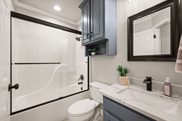 8800 Thornway Drive, North Richland Hills, TX 76182
